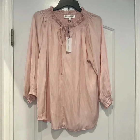 NWT CHELSEA & THEODORE Women's Tie-neck Satin Blouse in Pink Sz L - Picture 2 of 6